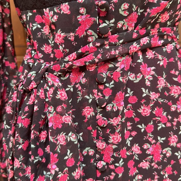 Love and Lemons x Victoria’s Secret Collab Dress Robe - Picture 3 of 6